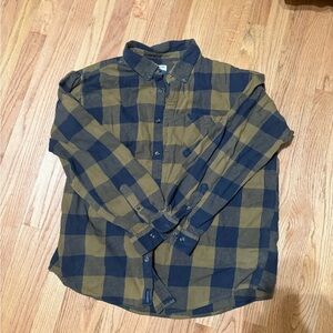 Magellan Outdoors Navy and Olive Green Plaid Button-Down Shirt